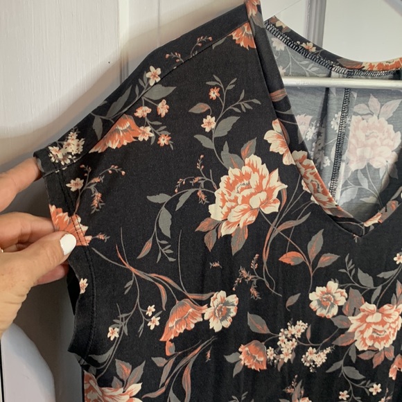 Torrid Floral Knit Cupro Dolman Black Short-sleeve Tee W-510 Plus Size 1X - Picture 5 of 10